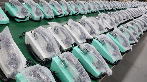 最新の企業ニュース 日本のタクシー駅プロジェクト向けJ&Rカスタム頑丈な4Gホットライン電話